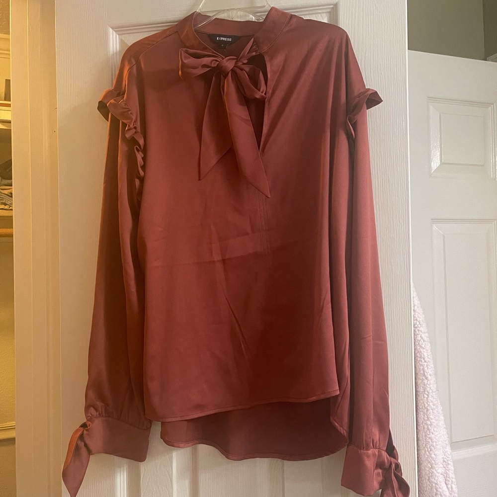 EXPRESS SATIN RUFFLE TIE NECK TOP - Picture 3 of 6